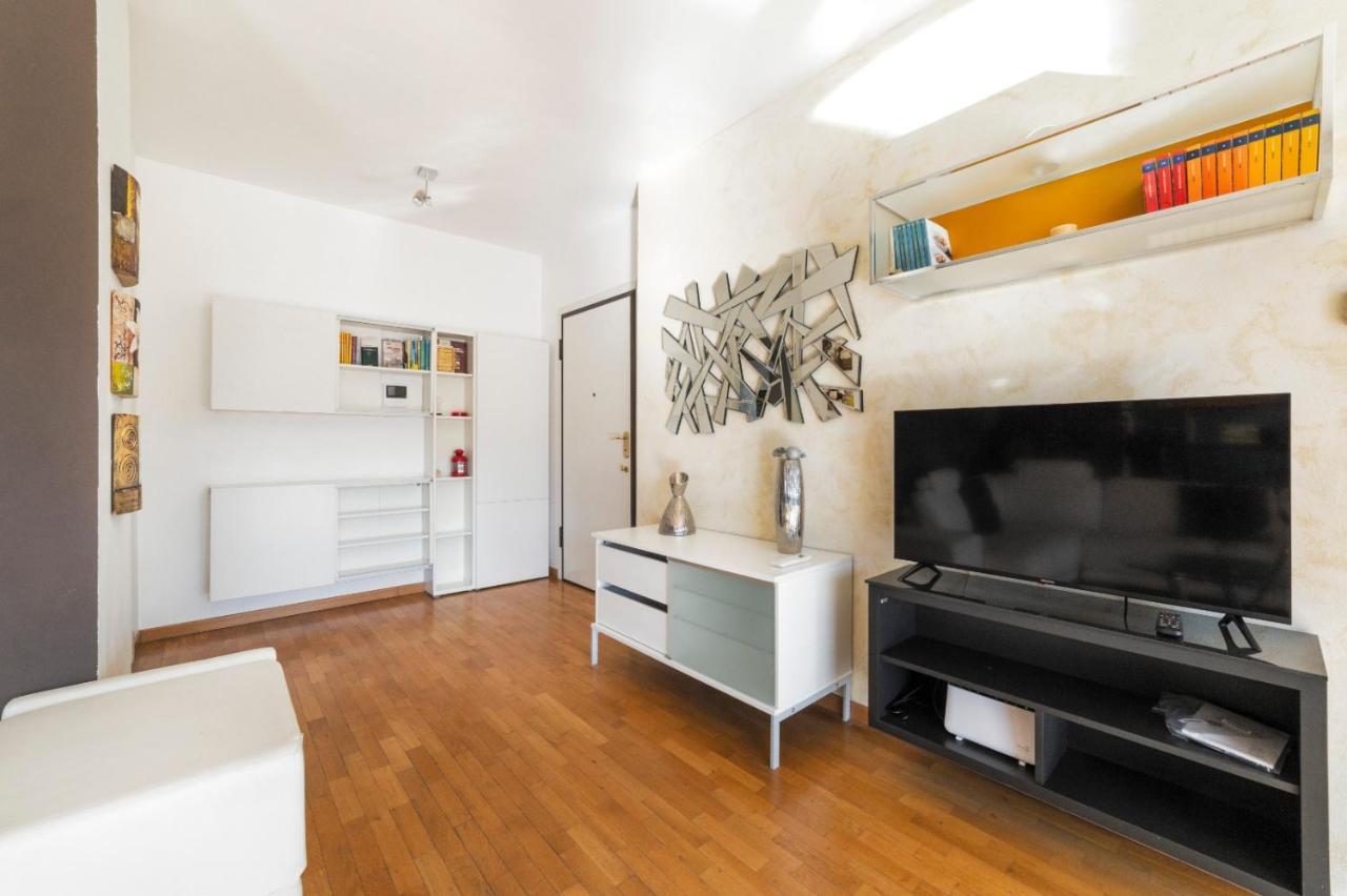 Milano Rogoredo Apartment With Garage Kültér fotó